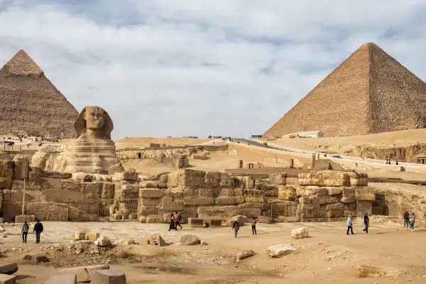 All that Worth Knowing About the Giza Pyramids