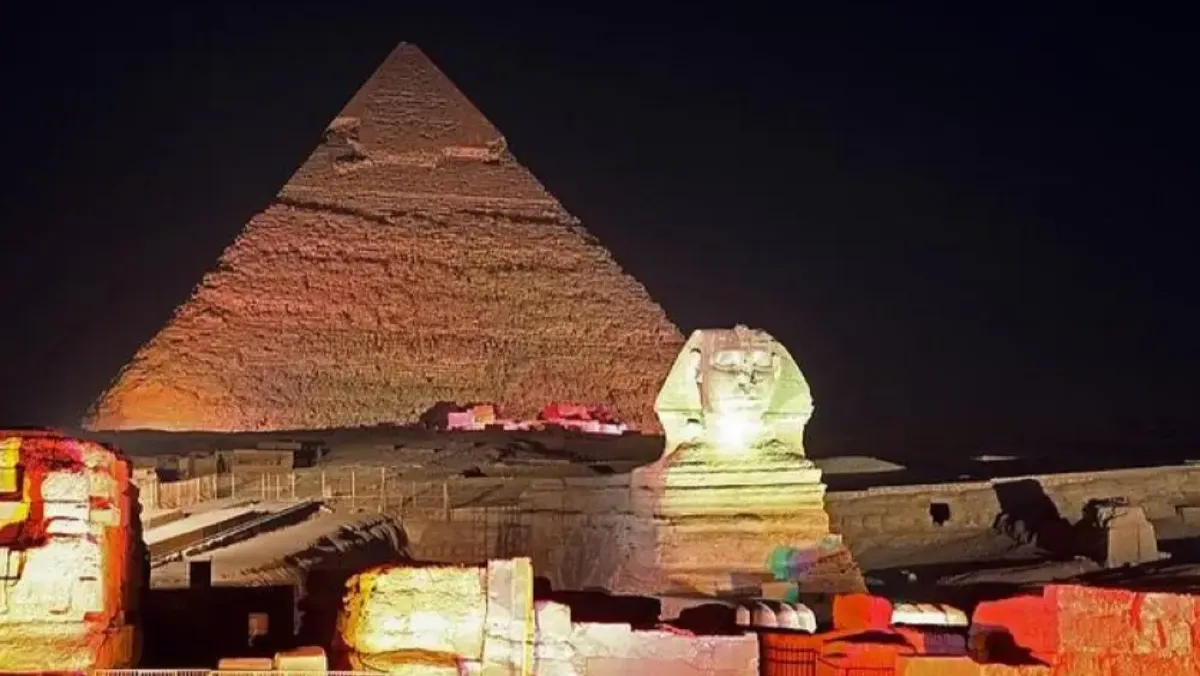 Sound and Light Show at The Pyramids With Dinner